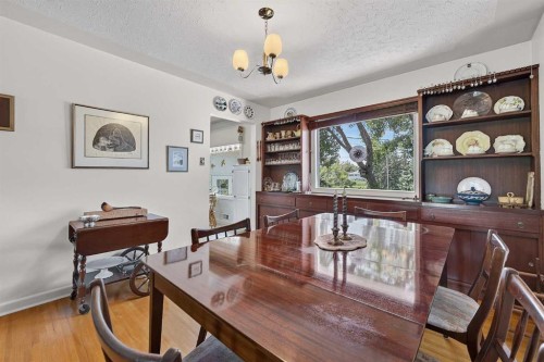 819 Thorneycroft Drive Nw, Calgary, AB 