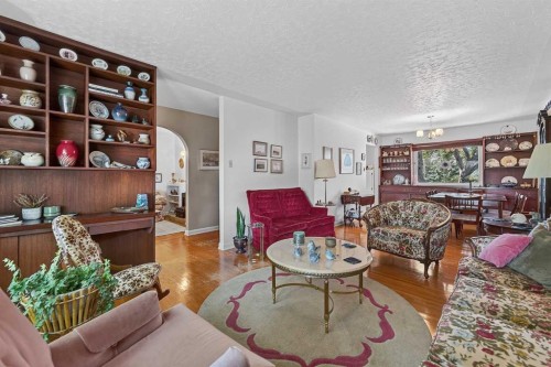 819 Thorneycroft Drive Nw, Calgary, AB 