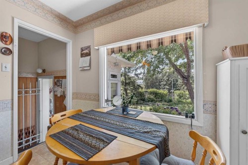 819 Thorneycroft Drive Nw, Calgary, AB 