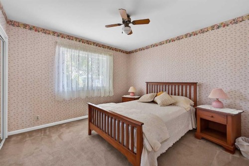 819 Thorneycroft Drive Nw, Calgary, AB 