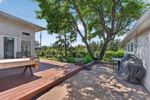 819 Thorneycroft Drive Nw, Calgary, AB 
