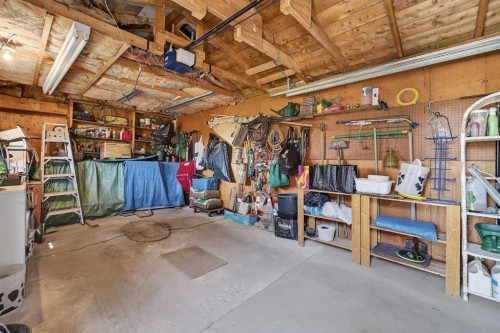 819 Thorneycroft Drive Nw, Calgary, AB 