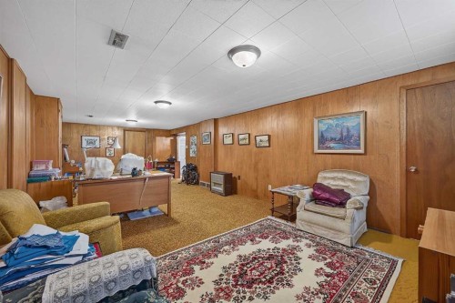 819 Thorneycroft Drive Nw, Calgary, AB 