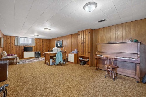 819 Thorneycroft Drive Nw, Calgary, AB 