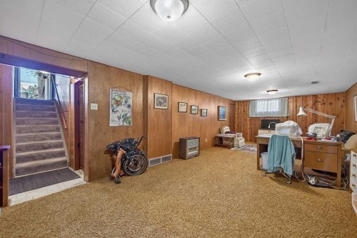 819 Thorneycroft Drive Nw, Calgary, AB 