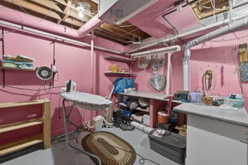 819 Thorneycroft Drive Nw, Calgary, AB 