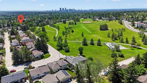 819 Thorneycroft Drive Nw, Calgary, AB 