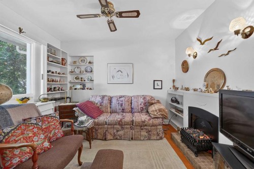 819 Thorneycroft Drive Nw, Calgary, AB 