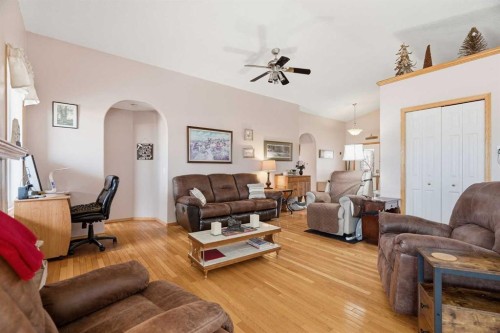 1706 3 Avenue Se, High River, AB - Indoor Photo Showing Living Room