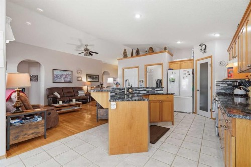 1706 3 Avenue Se, High River, AB - Indoor Photo Showing Kitchen