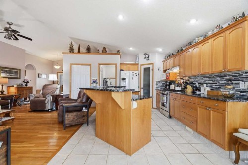 1706 3 Avenue Se, High River, AB - Indoor Photo Showing Kitchen