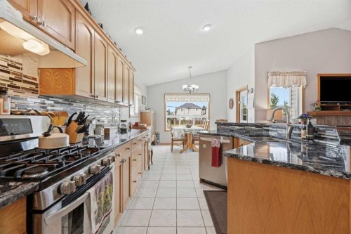1706 3 Avenue Se, High River, AB - Indoor Photo Showing Kitchen With Upgraded Kitchen