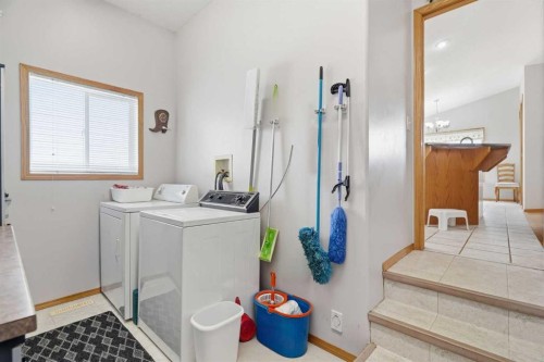 1706 3 Avenue Se, High River, AB - Indoor