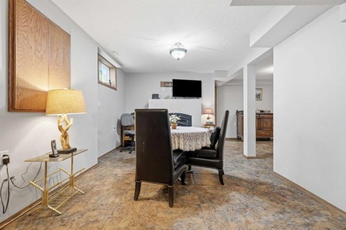 1706 3 Avenue Se, High River, AB - Indoor
