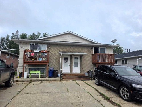 709 Hammond Drive SOUTH Fox Creek, AB T0H 1P0