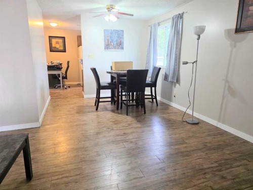 709 Hammond Drive South, Fox Creek, AB - Indoor Photo Showing Dining Room