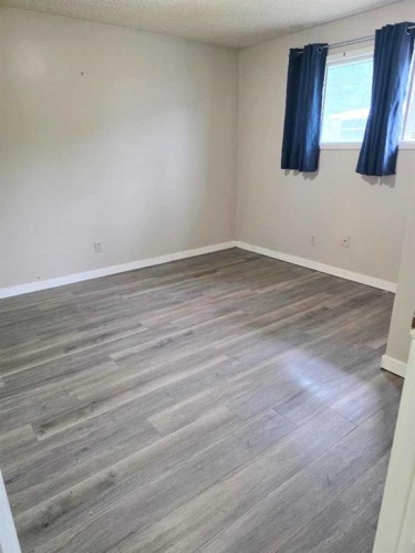 709 Hammond Drive South, Fox Creek, AB - Indoor Photo Showing Other Room