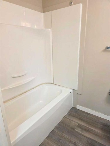 709 Hammond Drive South, Fox Creek, AB - Indoor Photo Showing Bathroom
