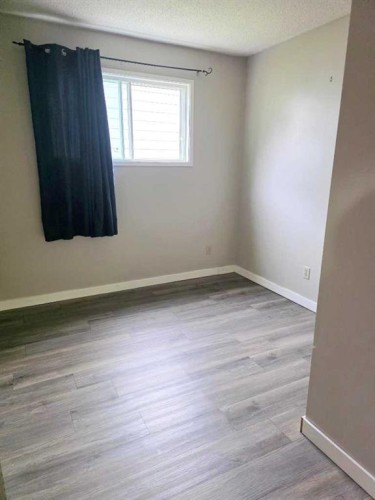 709 Hammond Drive South, Fox Creek, AB - Indoor Photo Showing Other Room