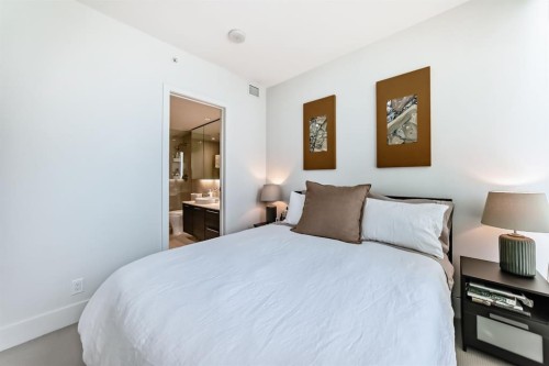 2804-901 10 Avenue Sw, Calgary, AB - Indoor Photo Showing Bedroom