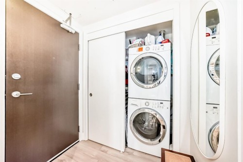 2804-901 10 Avenue Sw, Calgary, AB - Indoor Photo Showing Laundry Room
