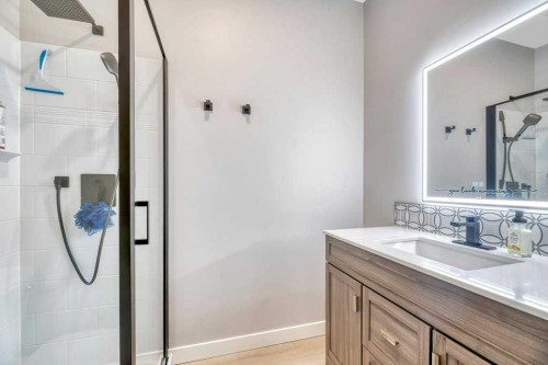601 East Chestermere Drive, Chestermere, AB - Indoor Photo Showing Bathroom