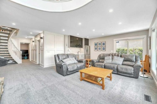 601 East Chestermere Drive, Chestermere, AB - Indoor Photo Showing Living Room
