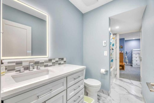 601 East Chestermere Drive, Chestermere, AB - Indoor Photo Showing Bathroom