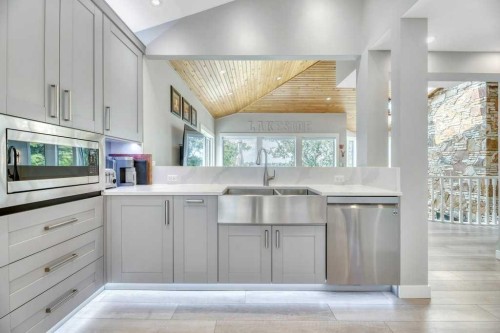 601 East Chestermere Drive, Chestermere, AB - Indoor Photo Showing Kitchen With Double Sink