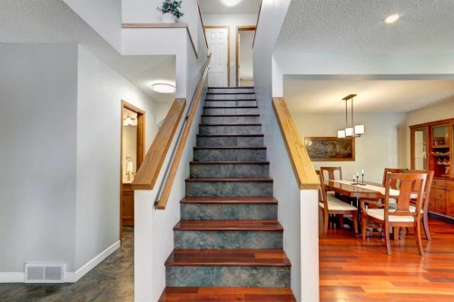 188 Mt Selkirk Close Se, Calgary, AB 