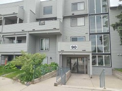 4172-90 Glamis Drive SW Calgary, AB T3E 6T8