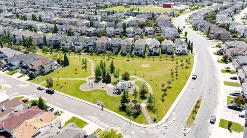 92 Everhollow Way Sw, Calgary, AB 
