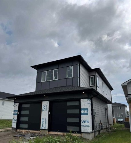 4566 40 Avenue South, Lethbridge, AB 