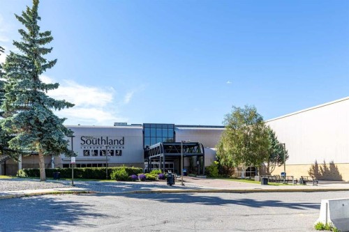 123-10120 Brookpark Boulevard Sw, Calgary, AB 