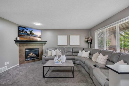 12 Copperfield Rise Se, Calgary, AB 