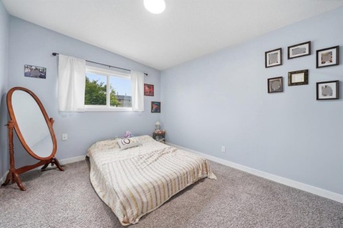 5626 Pensacola Crescent Se, Calgary, AB 