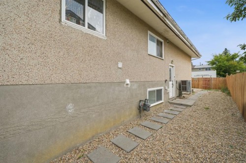 5626 Pensacola Crescent Se, Calgary, AB 