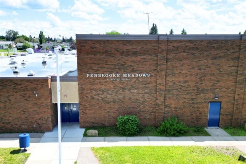 5626 Pensacola Crescent Se, Calgary, AB 