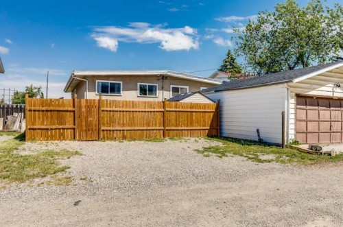 5626 Pensacola Crescent Se, Calgary, AB 