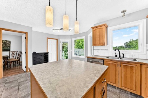 107 2A Avenue Nw, Diamond Valley, AB 