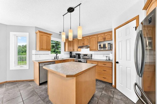 107 2A Avenue Nw, Diamond Valley, AB 