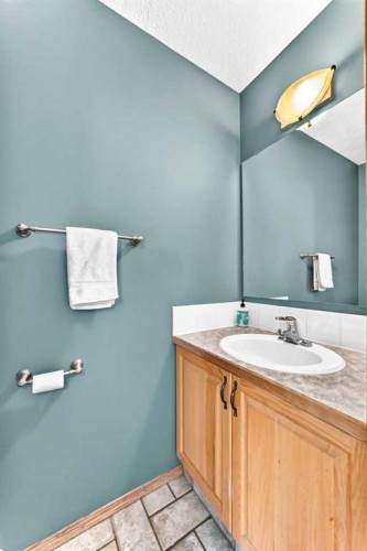 107 2A Avenue Nw, Diamond Valley, AB 