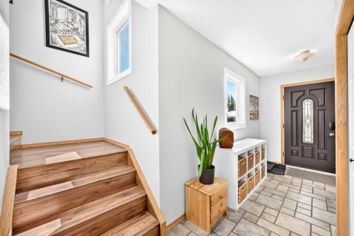 107 2A Avenue Nw, Diamond Valley, AB 