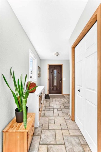 107 2A Avenue Nw, Diamond Valley, AB 
