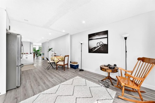 19 Berwick Crescent Nw, Calgary, AB - Indoor