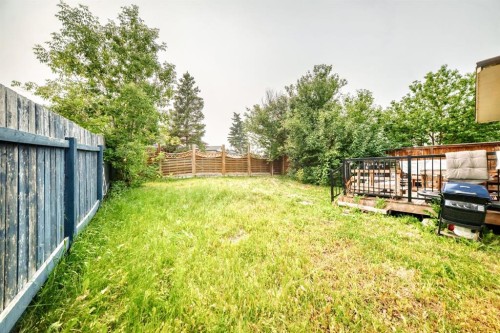 19 Berwick Crescent Nw, Calgary, AB - Outdoor