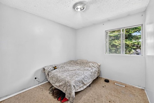 4940 Rundlewood Road Ne, Calgary, AB - Indoor Photo Showing Bedroom