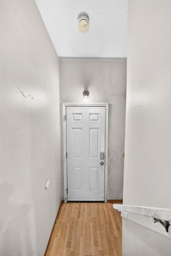 4940 Rundlewood Road Ne, Calgary, AB - Indoor Photo Showing Other Room
