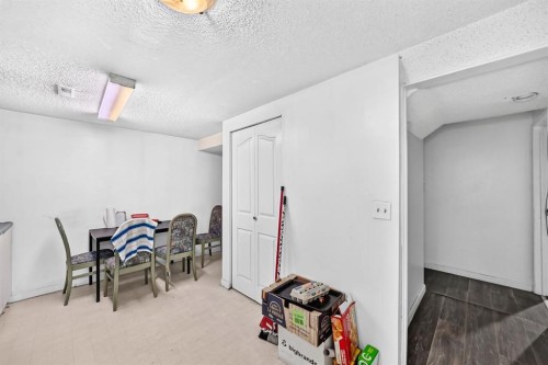 4940 Rundlewood Road Ne, Calgary, AB - Indoor Photo Showing Other Room