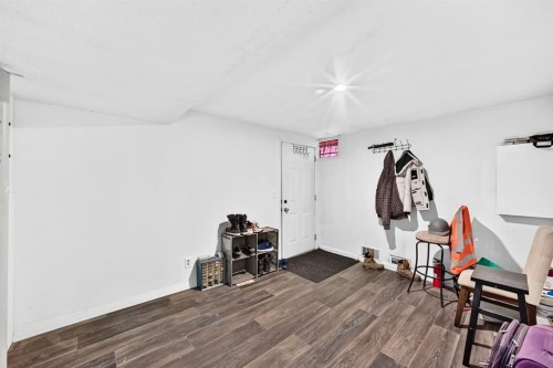 4940 Rundlewood Road Ne, Calgary, AB - Indoor Photo Showing Other Room